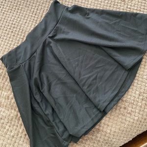 Black pleated skirt
